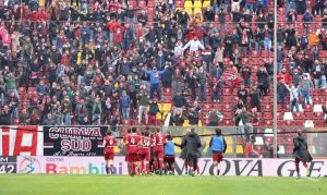 Reggina-Crotone esultanza gol Montalto Curva Sud tifosi Granillo