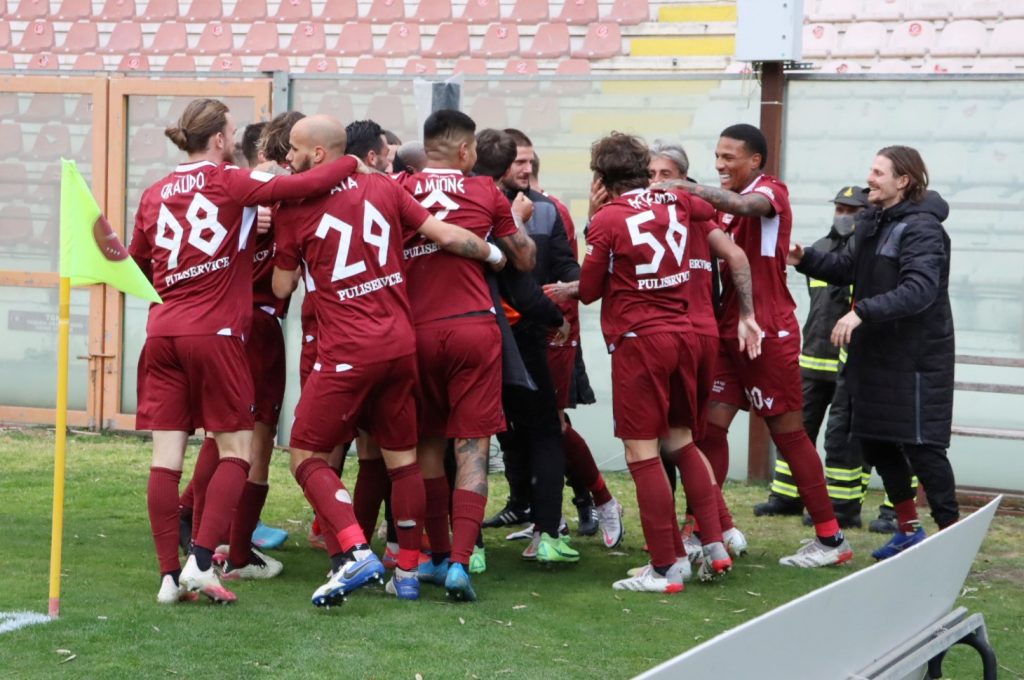 Reggina-Pisa esultanza gol Menez