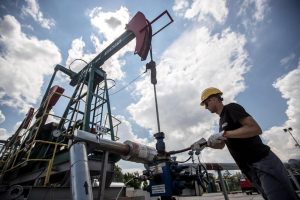 aumento costo petrolio