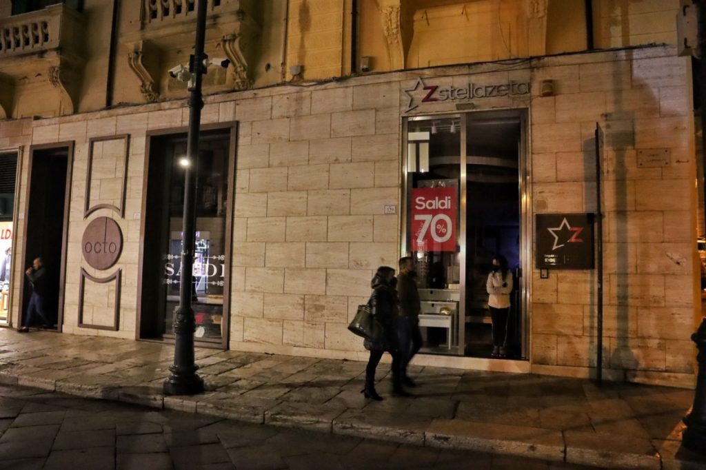 reggio calabria protesta luci spente corso garibaldi
