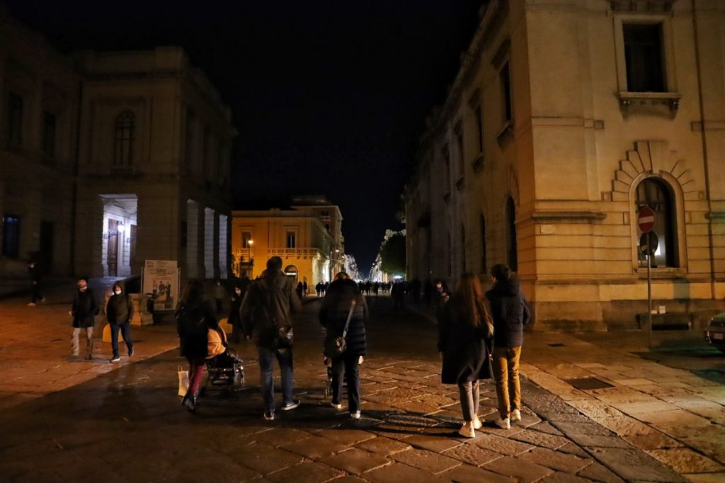 reggio calabria protesta luci spente corso garibaldi