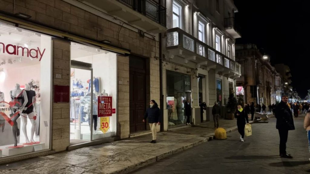 reggio calabria protesta luci spente corso garibaldi