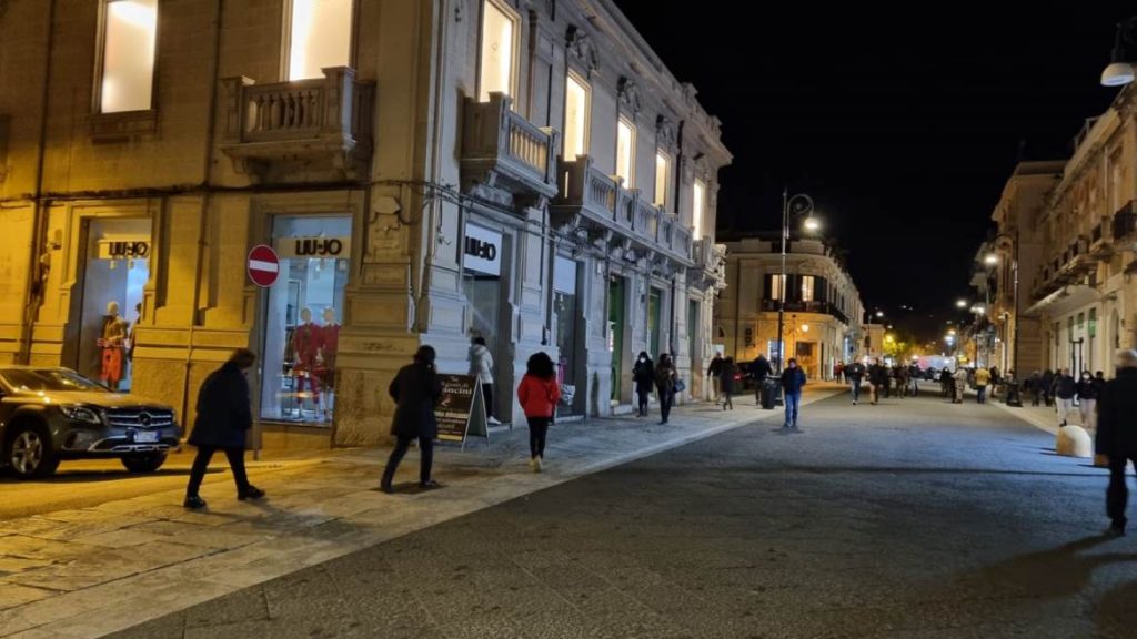 reggio calabria protesta luci spente corso garibaldi