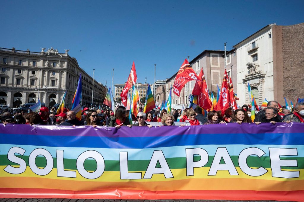 Manifestazione Roma contro guerra in Ucraina