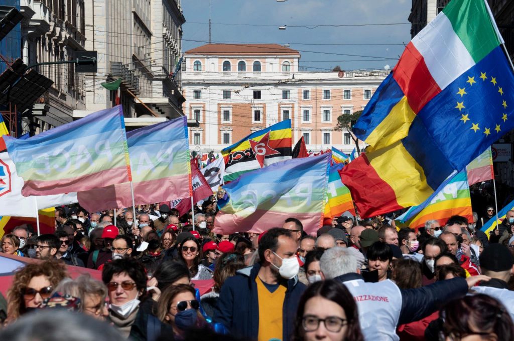 Manifestazione Roma contro guerra in Ucraina
