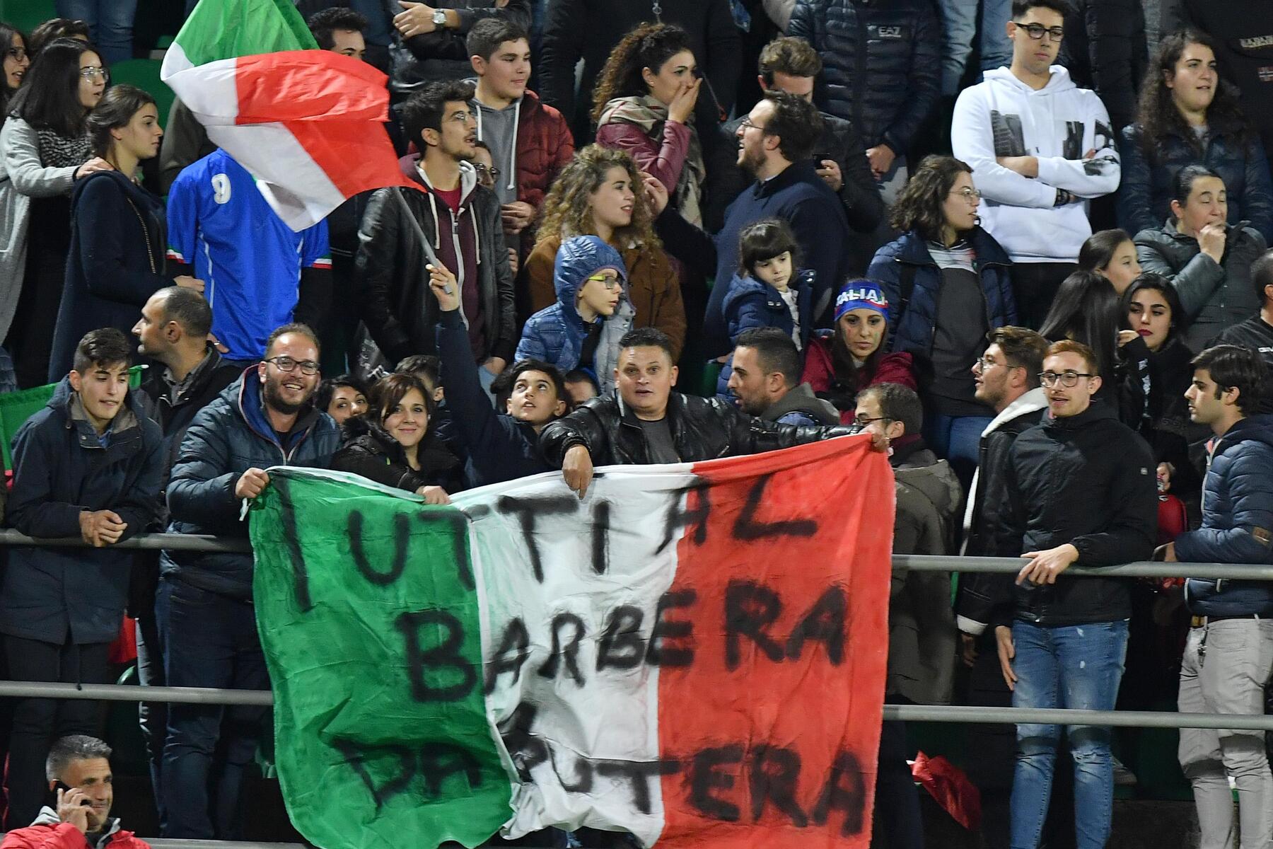 Tifosi Italia stadio Renzo Barbera di Palermo