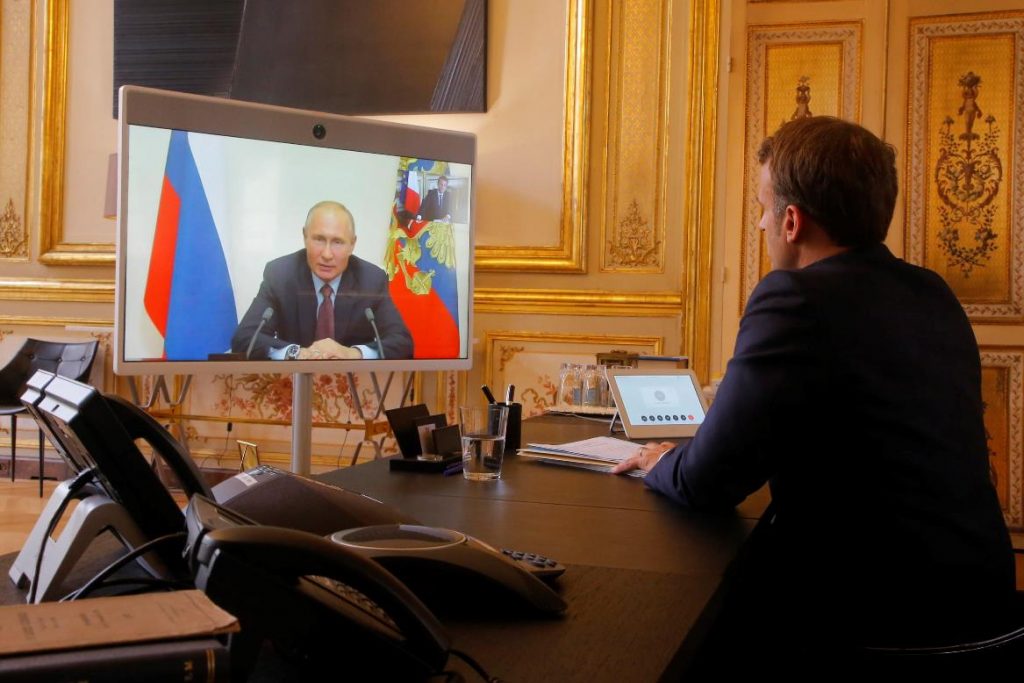 guerra in ucraina, putin telefona a macron