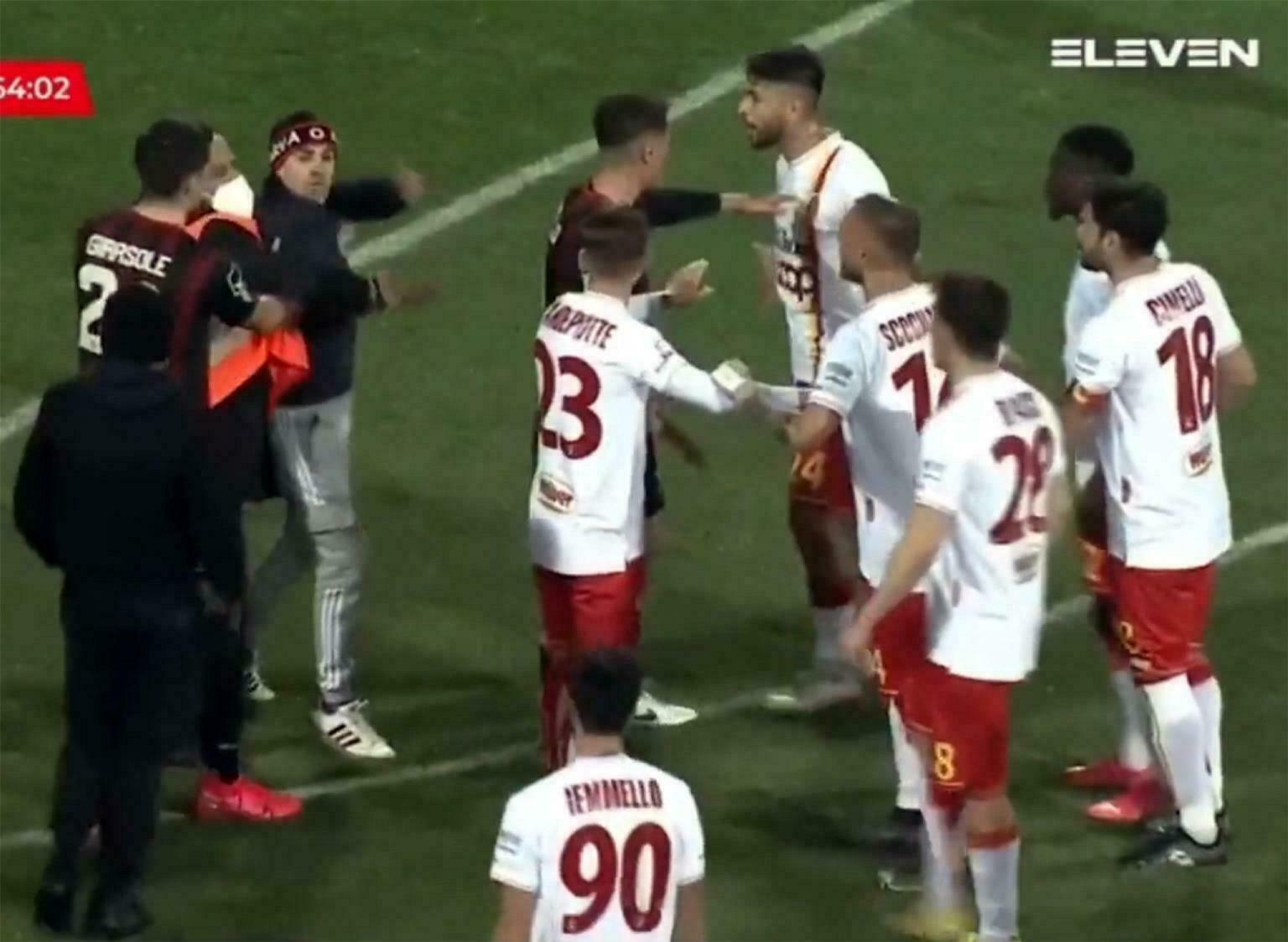 Aggressione Iemmello Foggia-Catanzaro