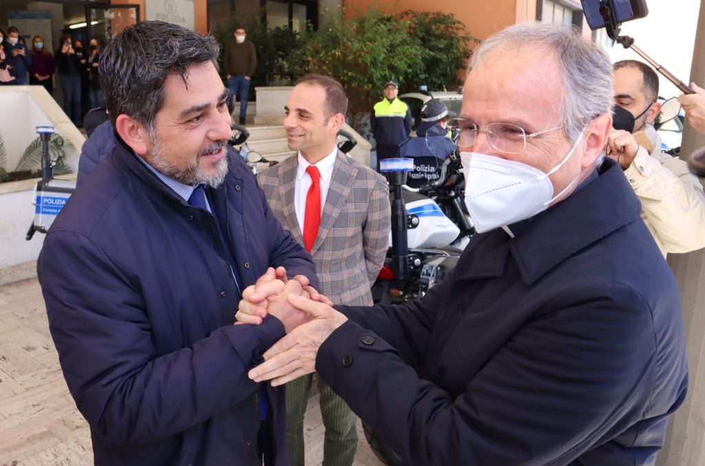 Benedizione mezzi polizia locale e visita dell'arcivescovo
