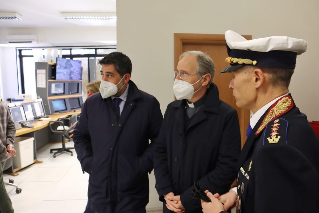 Benedizione mezzi polizia locale e visita dell'arcivescovo