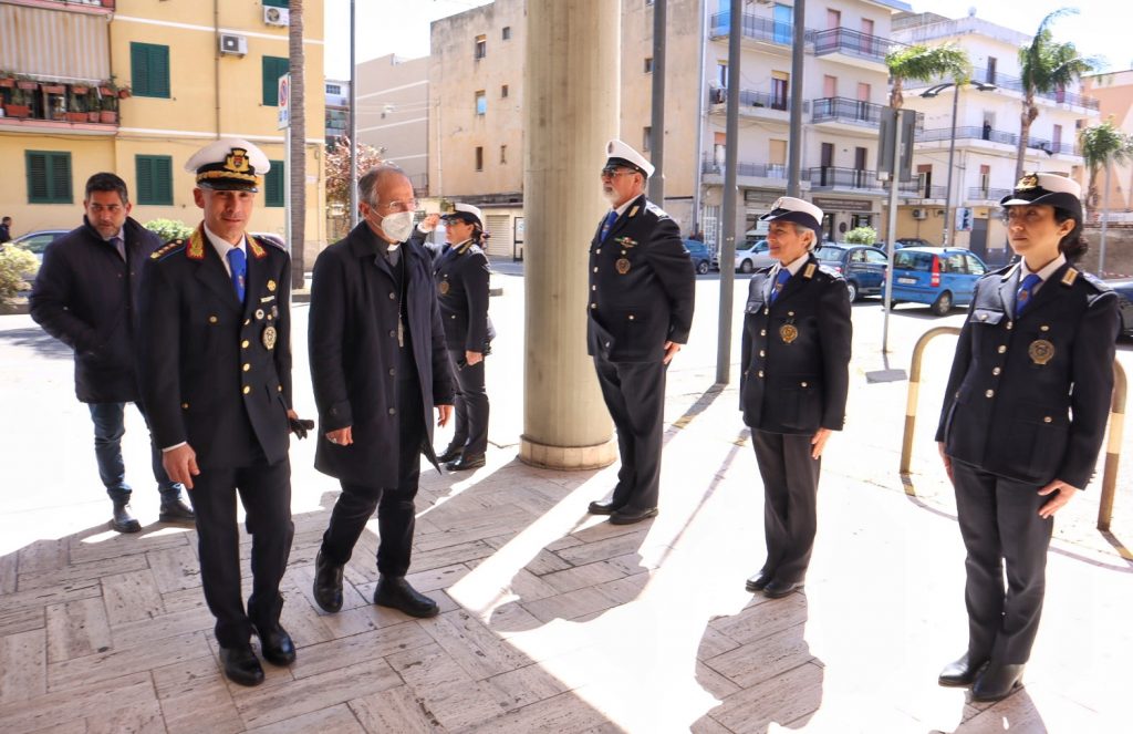 Benedizione mezzi polizia locale e visita dell'arcivescovo