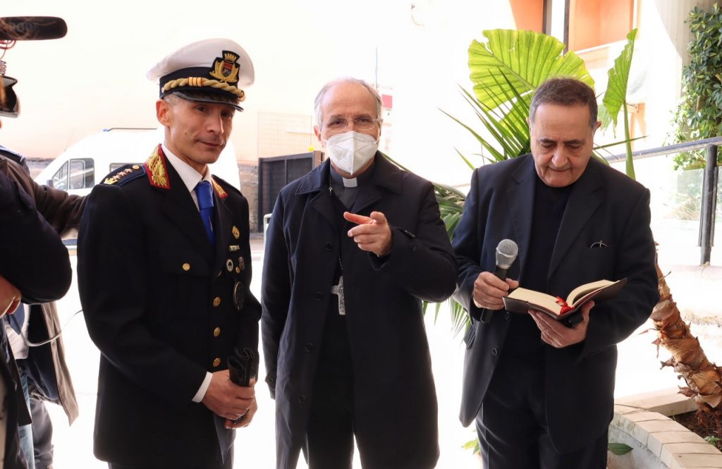 Benedizione mezzi polizia locale e visita dell'arcivescovo