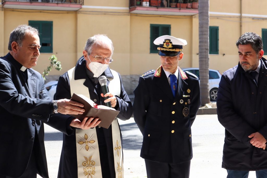 Benedizione mezzi polizia locale e visita dell'arcivescovo