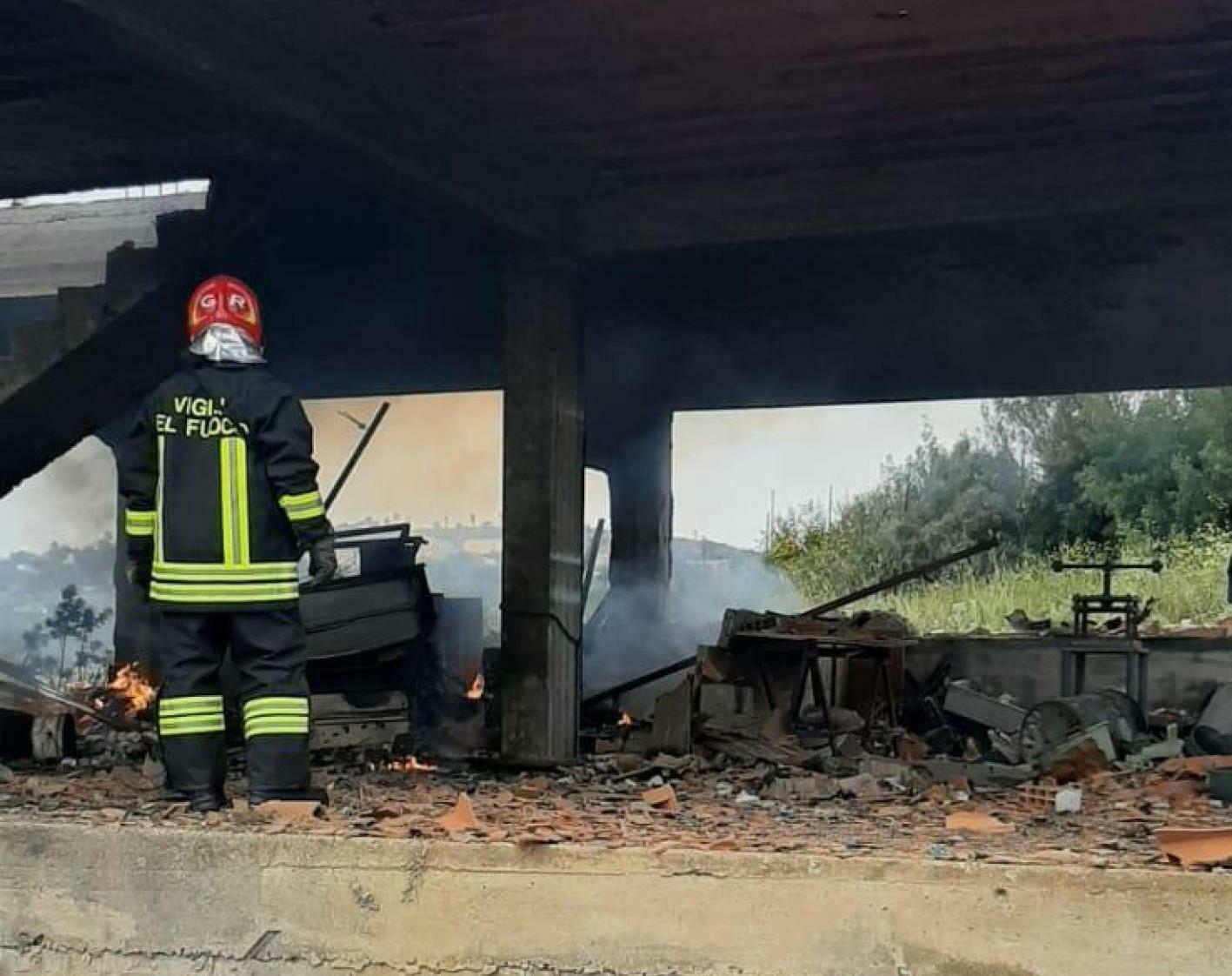 Esplosione deposito fuochi d’artificio a Ragusa