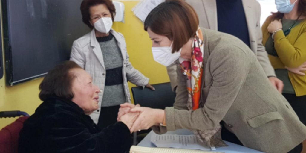 Nonna Michela insegnante 102 anni per un giorno
