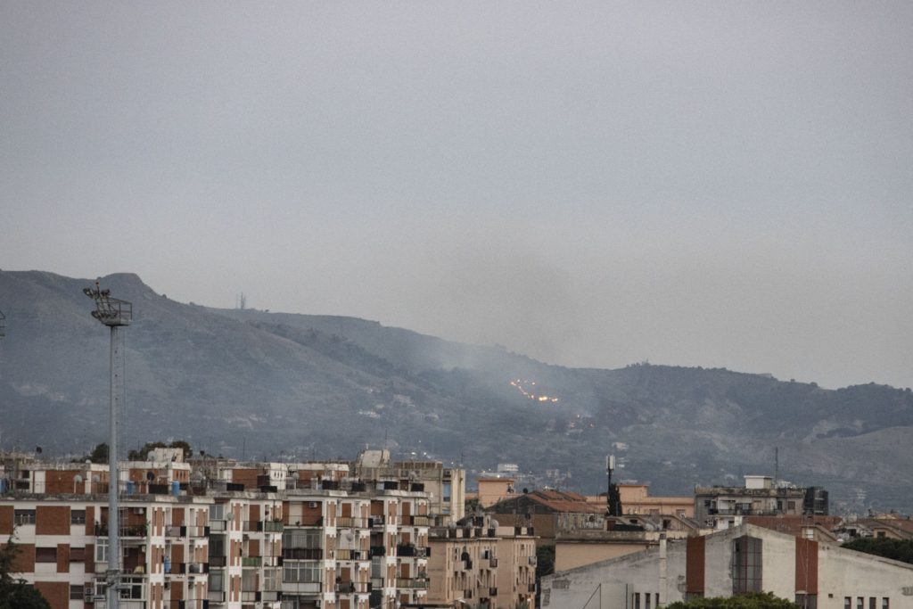 incendio zona sud reggio calabria