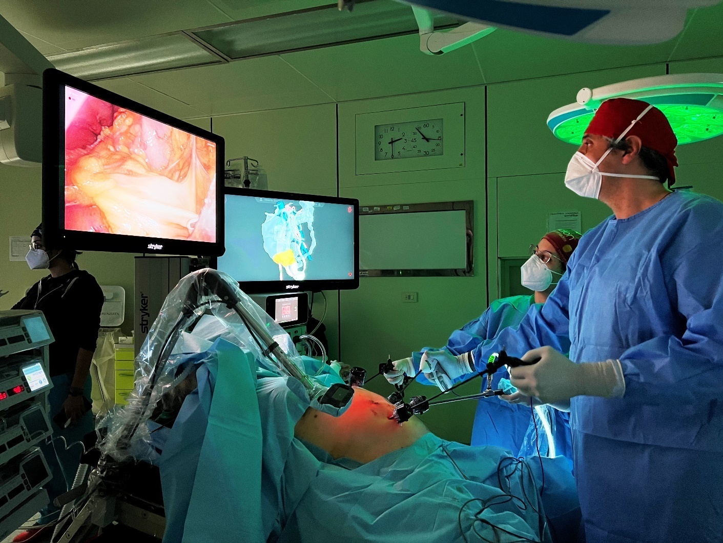 Cosenza, all'ospedale corso di chirurgia prostatica robotica