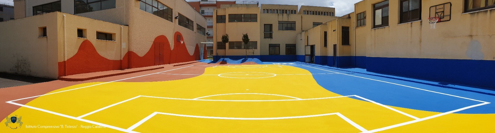 Cortile Istituto Comprensivo B. Telesio di Reggio Calabria