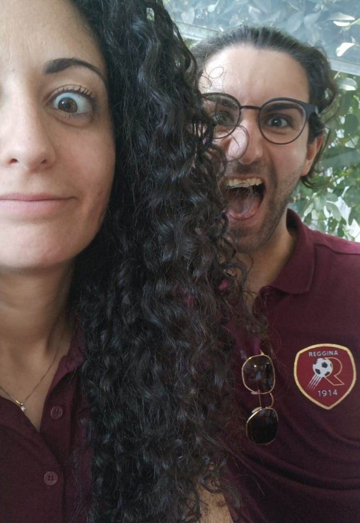 Francesco e Maria promessa di matrimonio maglia Reggina