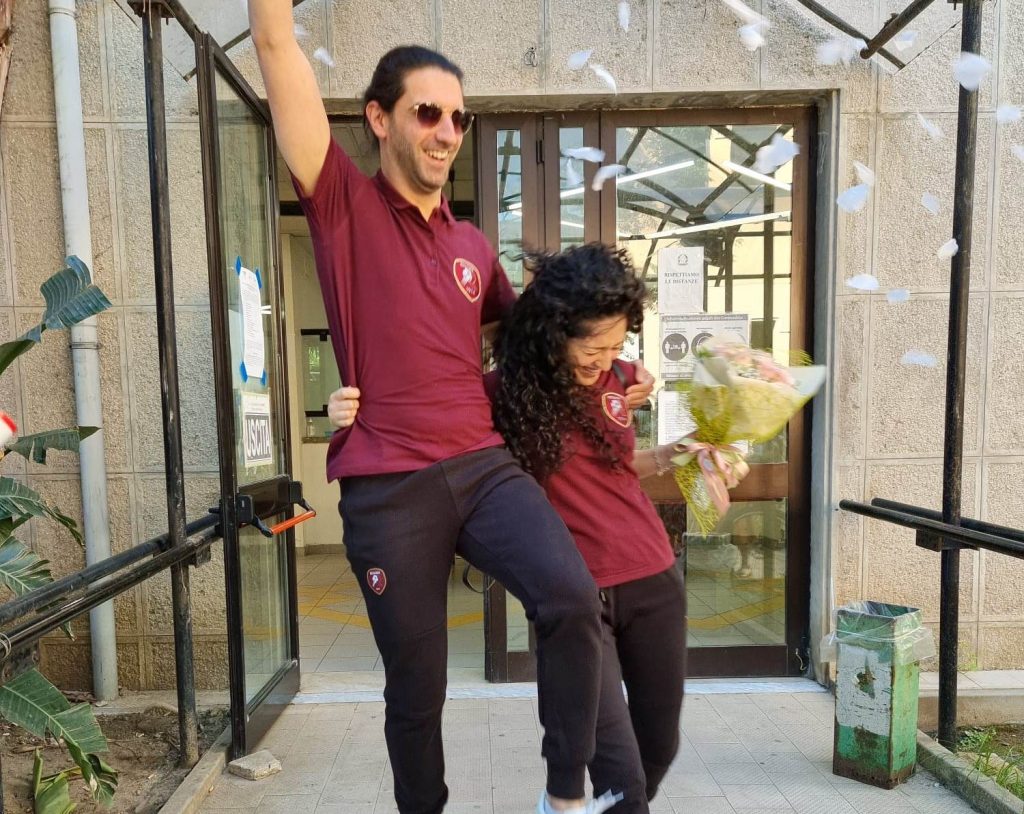 Francesco e Maria promessa di matrimonio maglia Reggina