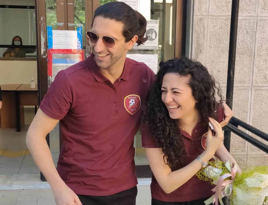 Francesco e Maria promessa di matrimonio maglia Reggina