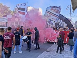 Tifosi reggina piazza duomo