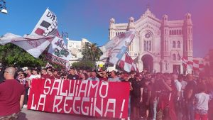 Tifosi reggina piazza duomo