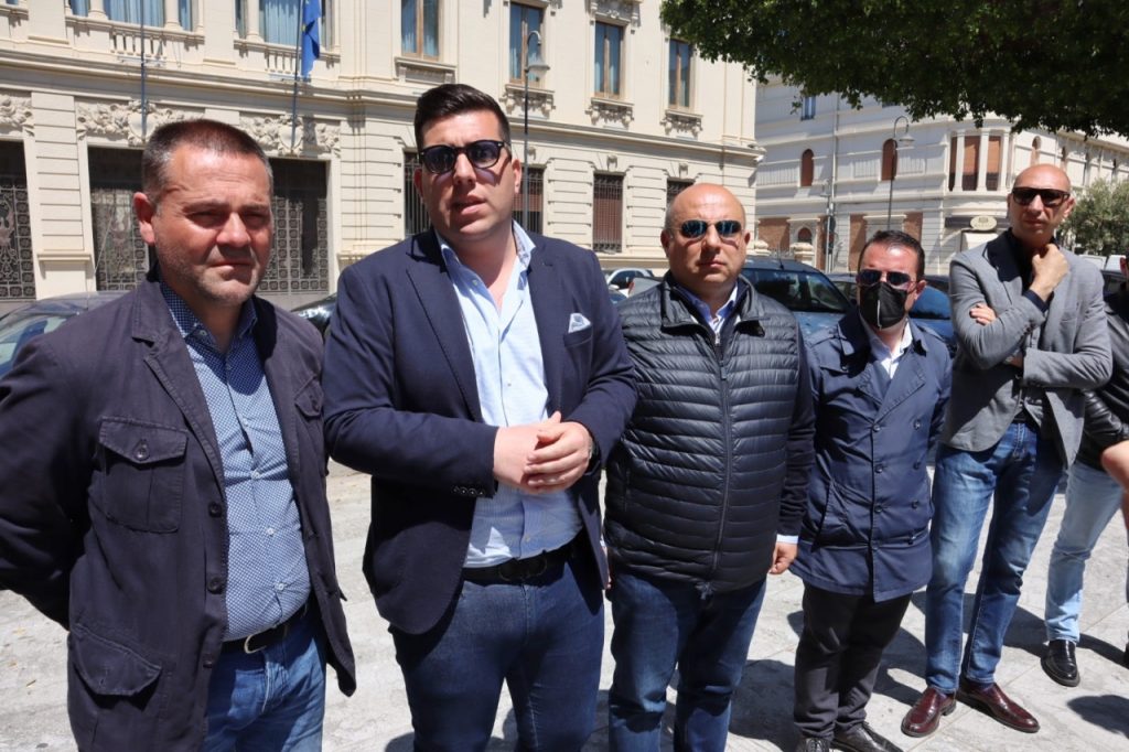 conferenza centrodestra reggio calabria su bilancio comunale
