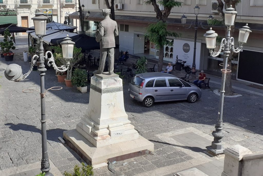 degrado piazza camagna
