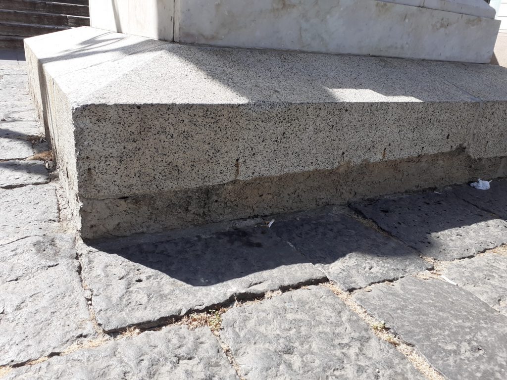 degrado piazza camagna