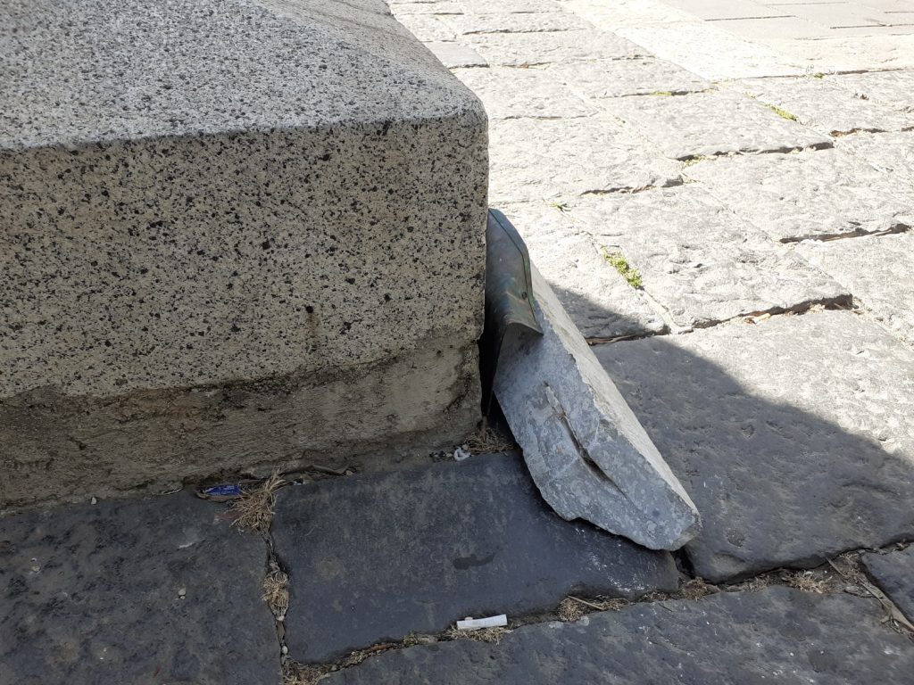 degrado piazza camagna