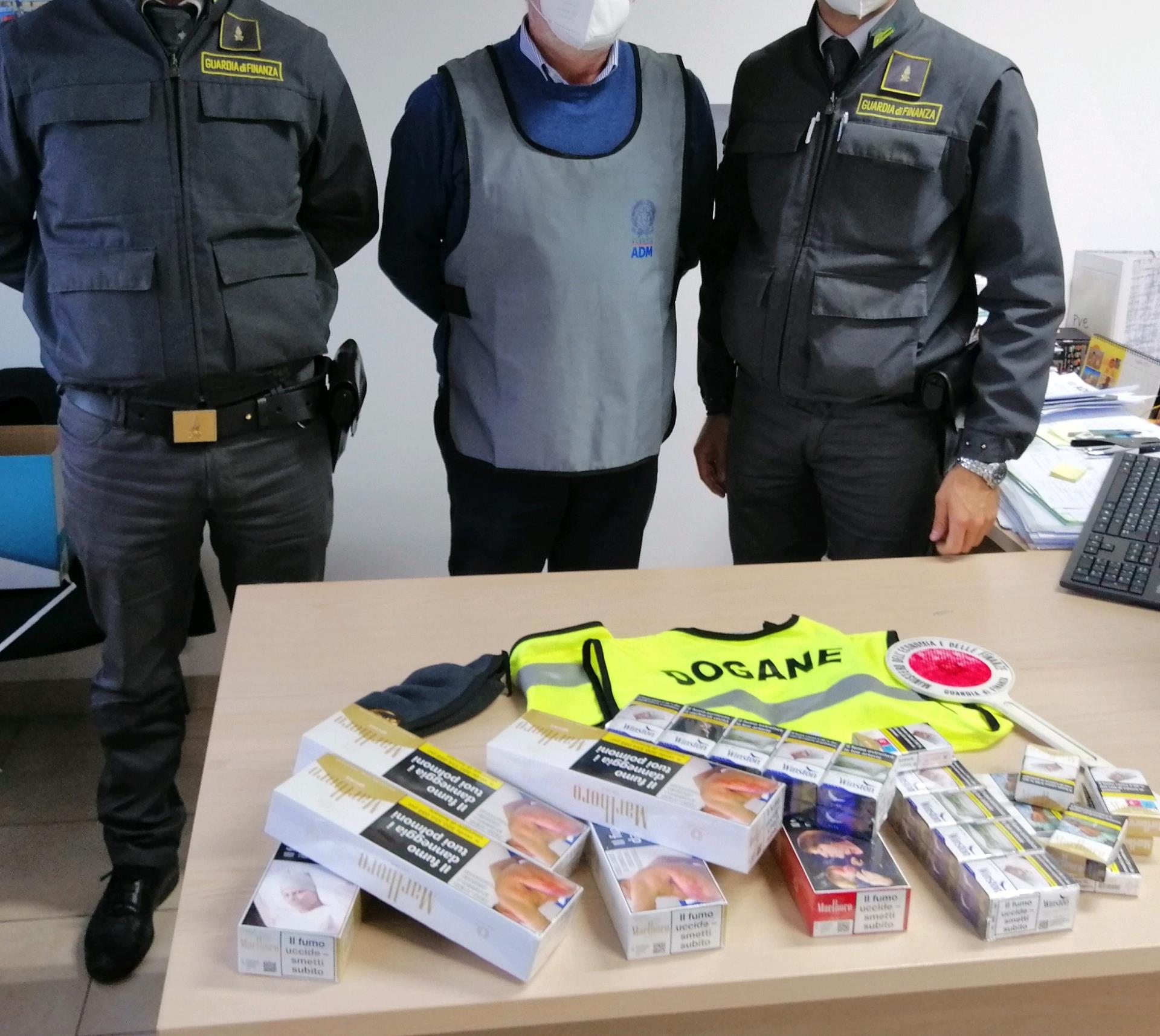 guardia di finanza sequestro sigarette