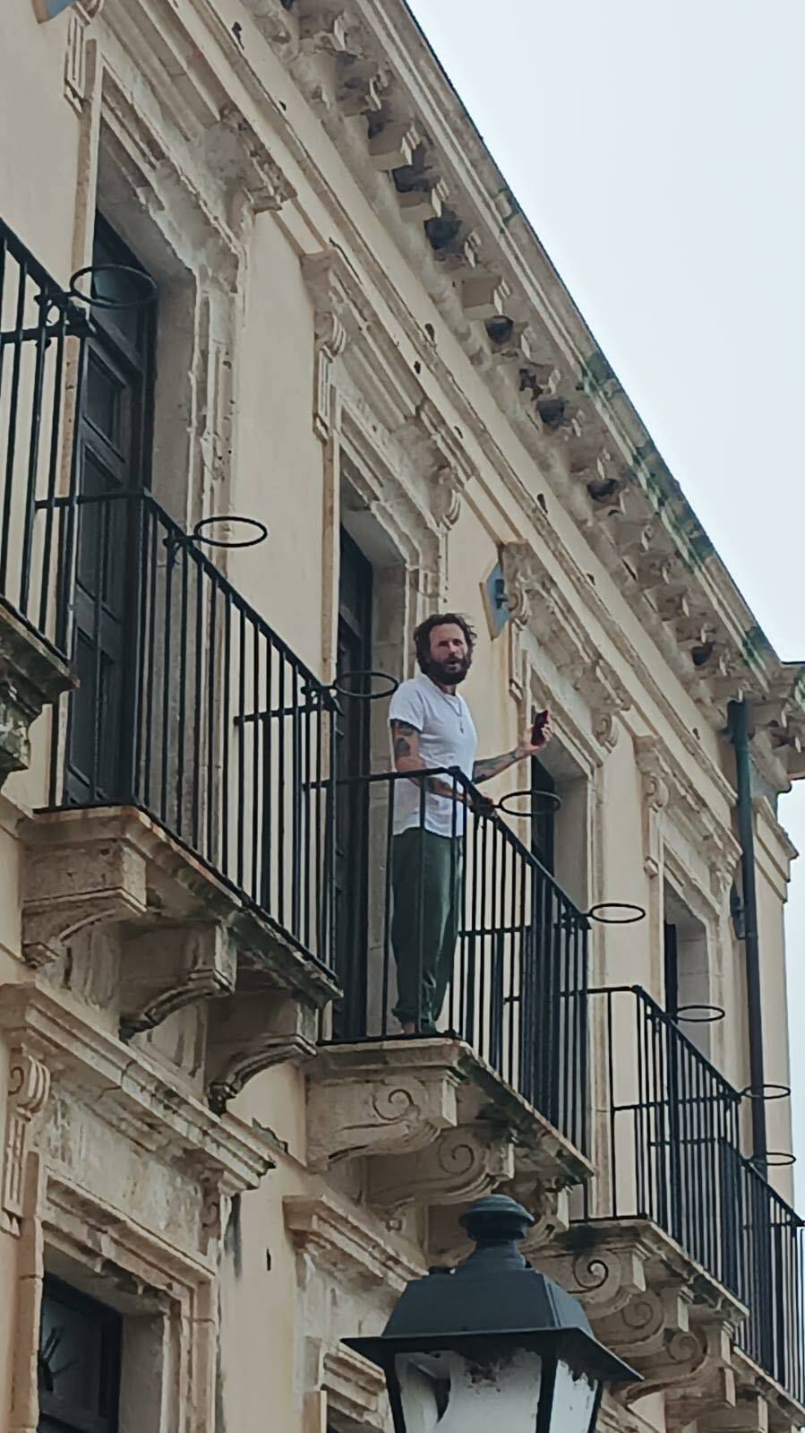jovanotti hotel principe di scilla