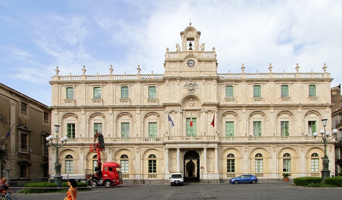 piazza università catania