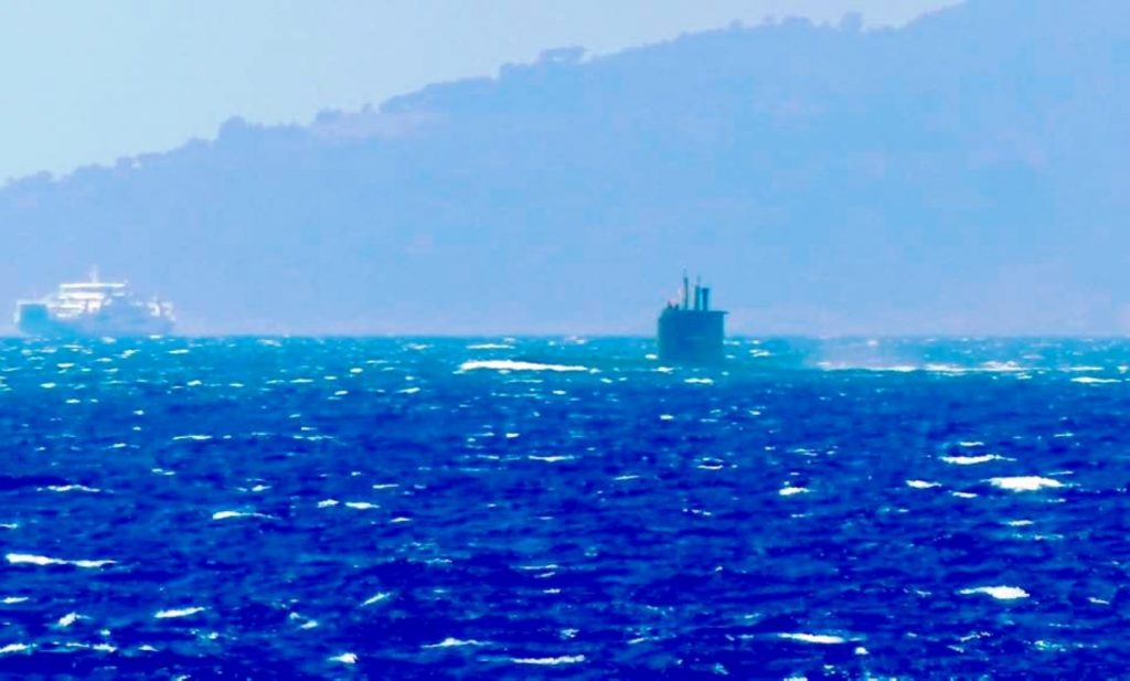 sottomarino nello Stretto di Messina