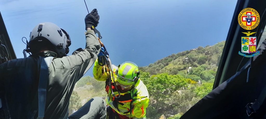 turista soccorso alicudi