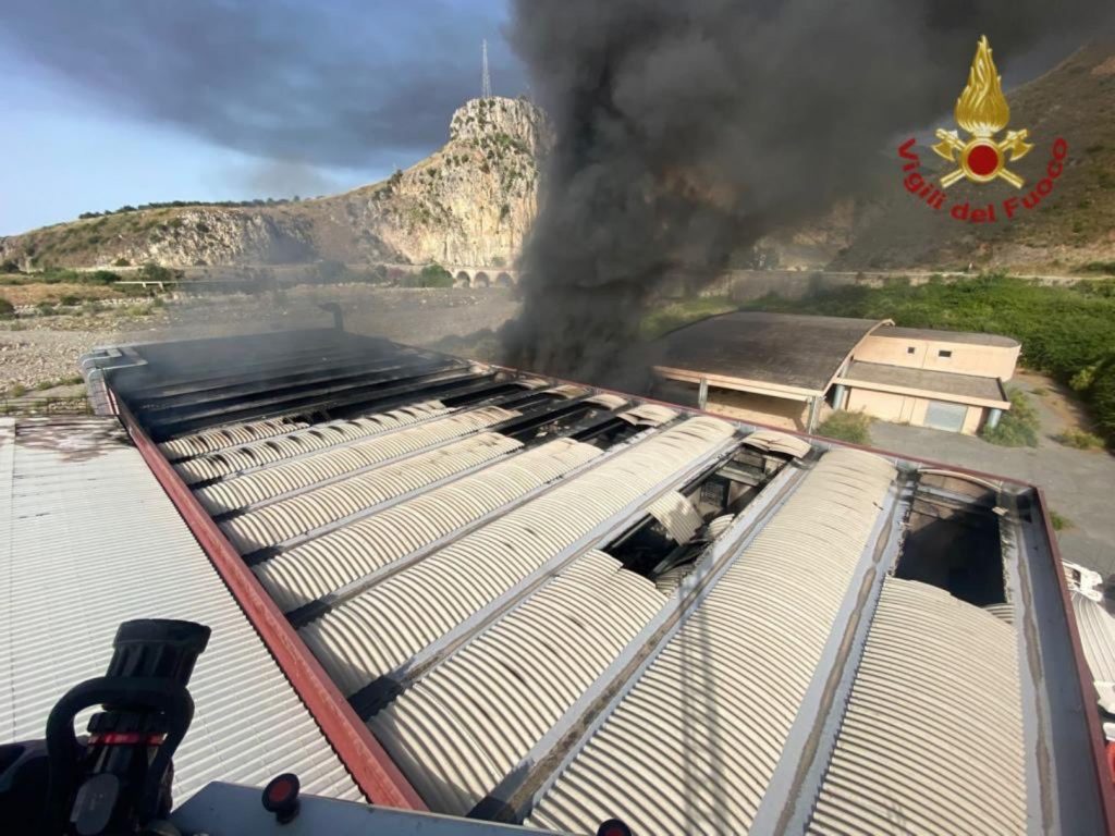 Incendio Sant'Agata Militello