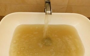 acqua gialla rubinetti villa san giovanni