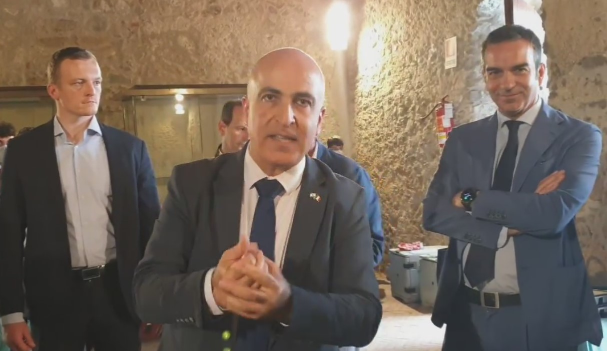 ambasciatore israele occhiuto