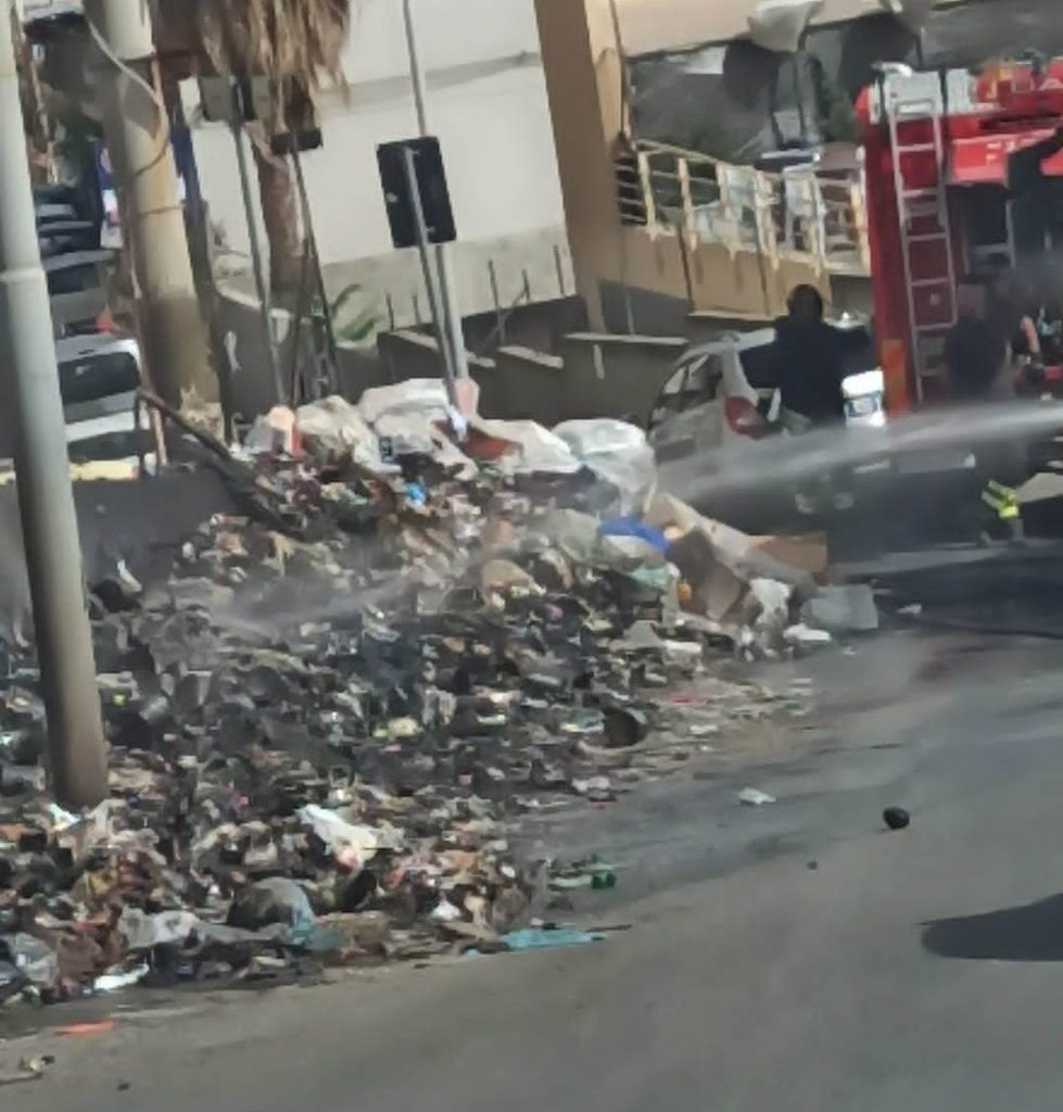incendio rifiuti contrada gagliardi reggio calabria