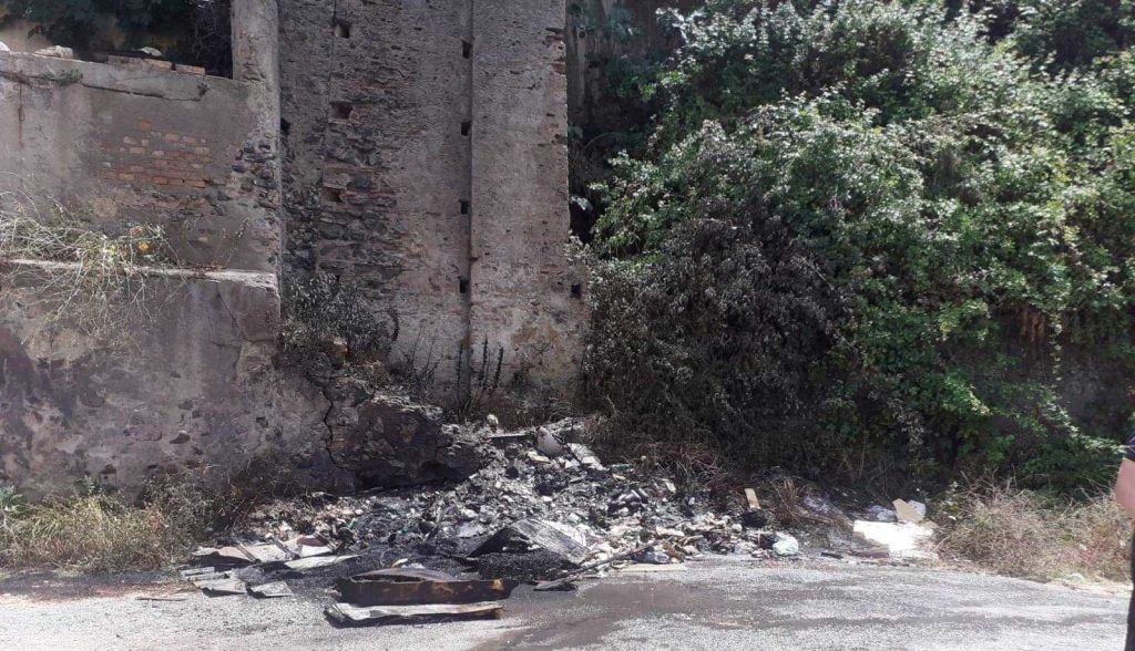 incendio rifiuti favazzina scilla