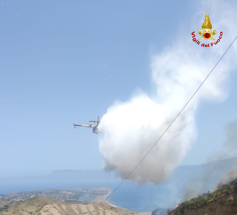 incendio vegetazione messina
