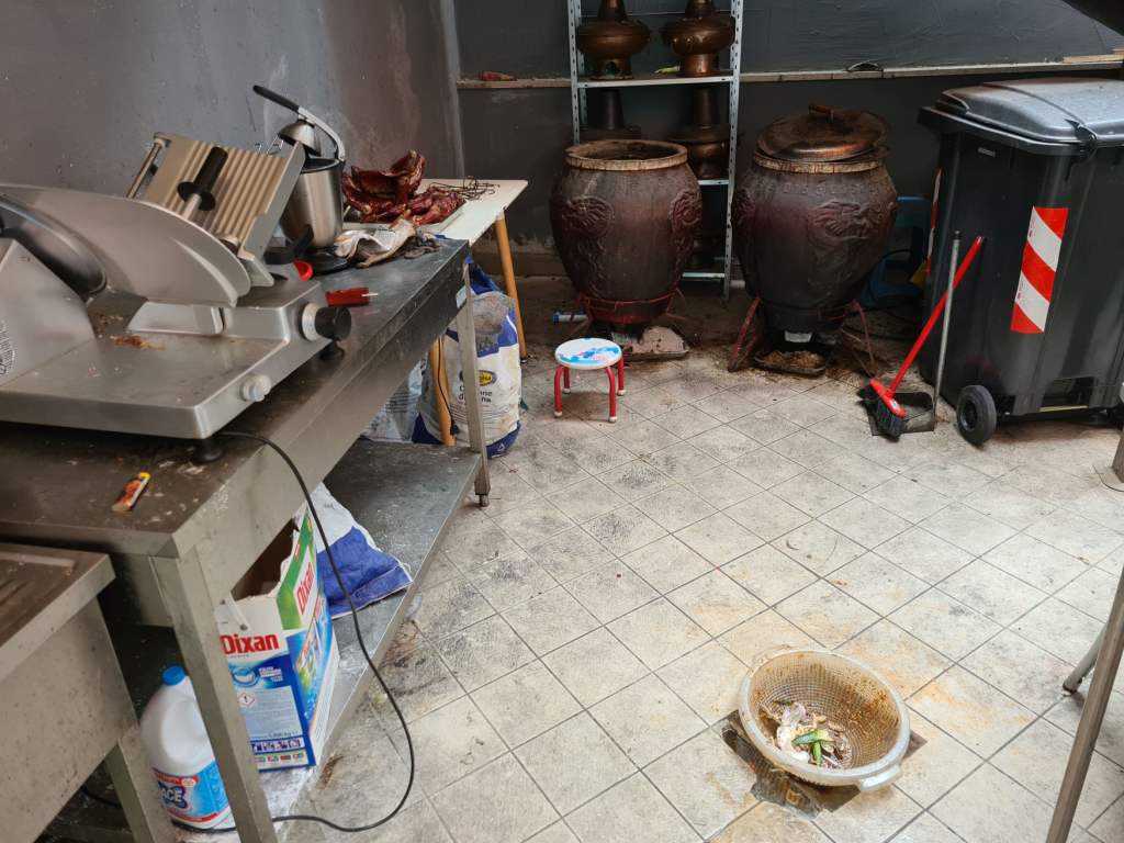 ristorante cattive condizioni igienico sanitarie
