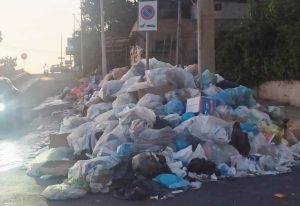 spazzatura contrada gagliardi
