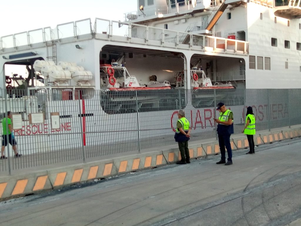 Arrivo migranti reggio calabria