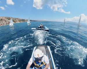 Polizia salvataggio gommone