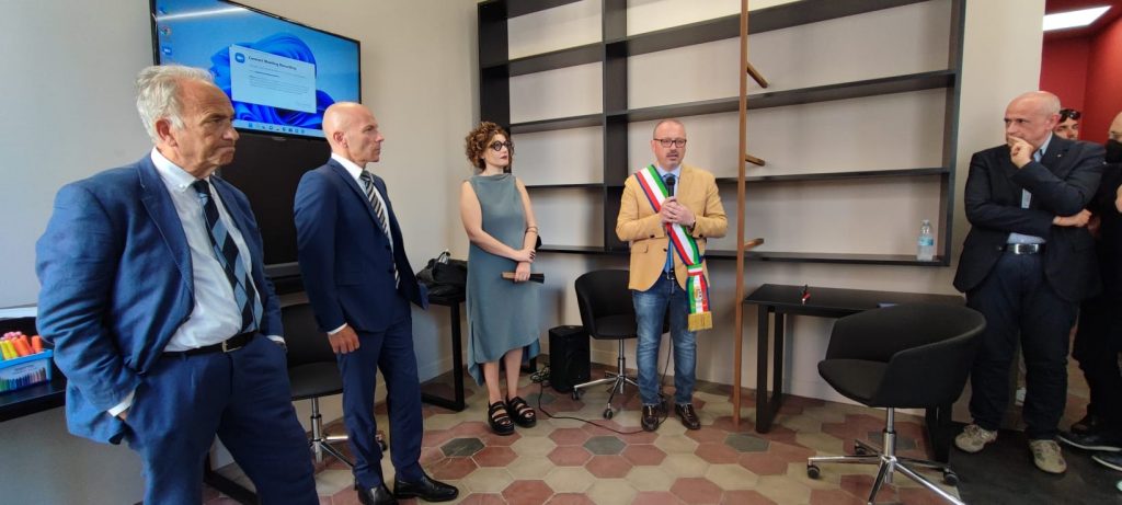 bene confiscato macramè