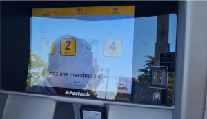 distributore benzina parla dialetto