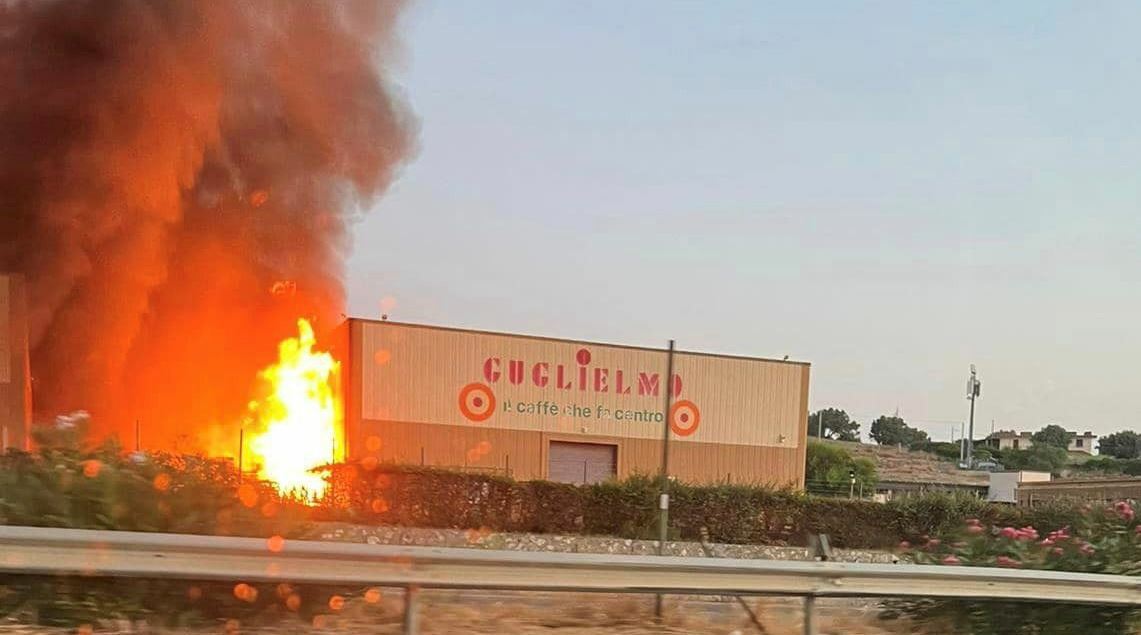 incendio torrefazionecaffè guglielmo