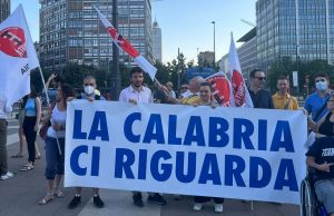 milano manifestazione gratteri